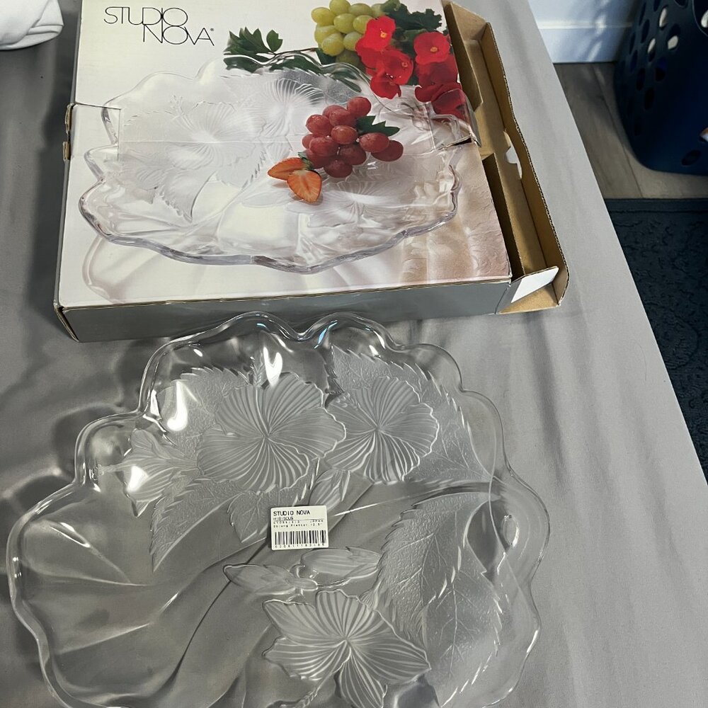 STUDIO NOVA 12.5 INCH HIBISCUS CLEAR AND FROSTED GLASS BOWL in BOX - Fast Ship